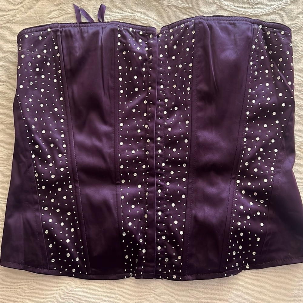 Corset purple.
